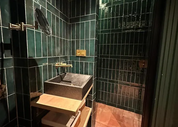 North Shore 10 Apartment