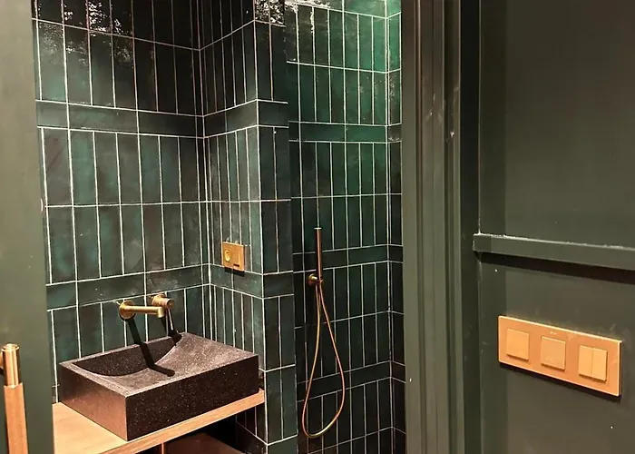 North Shore 10 Apartment